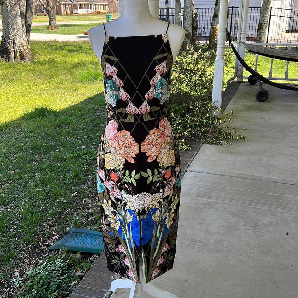 Floral wiggle dress